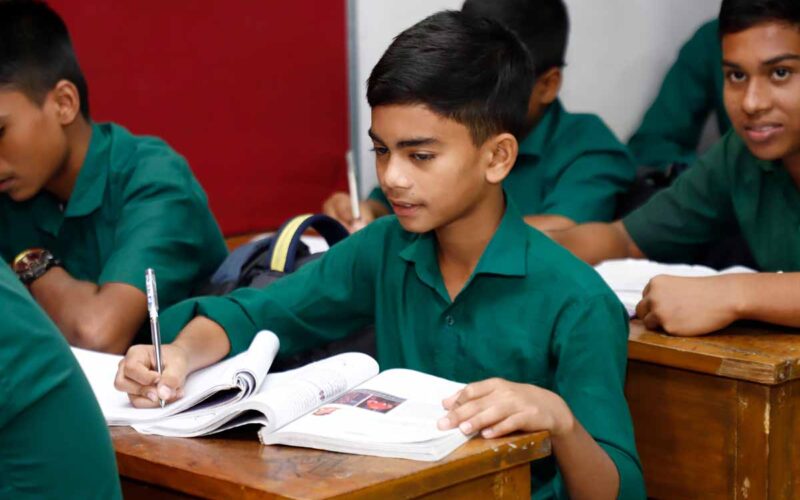 Student Learning English In Bonoful School Mohammadpur